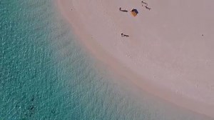 From strolling along secluded beaches and feeling the sand between your toes, to taking a refreshing dip in our pristine lagoon, this is just a taste of what you will experience when you visit! 📹[IG] samanthalaud | Cook Islands