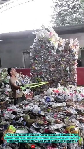 Bale opener Tool for quickly separating plastic waste