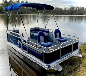 Laker 712 DLX Electric | Laker Pontoon Boats