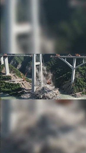 Bridge Collapse Caught on Camera: Dramatic Structural Failure During Heavy Flow