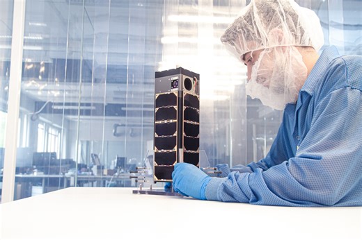 Suomalaissatelliitti paloi poroksi 28 000 kilometrin tuntinopeudessa